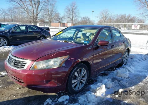 2010 Honda Accord 2.4 Lx z USA, uszkodzony, nr VIN 1HGCP2F3XAA158624